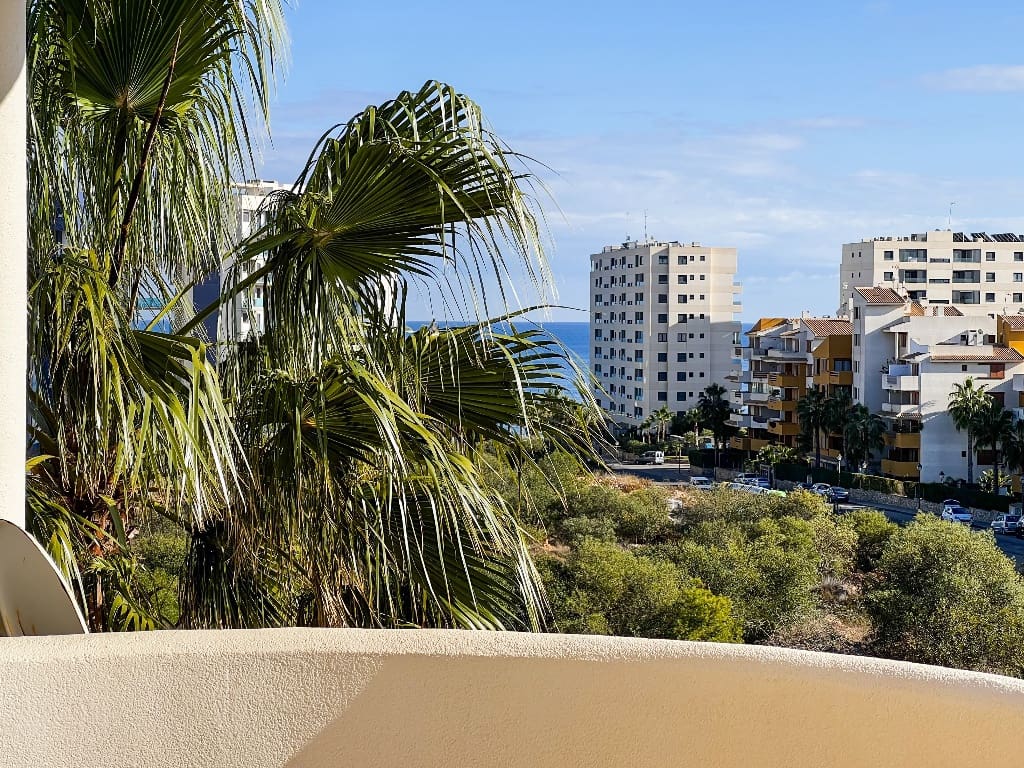 2 soverom Leilighet til salgs i Punta Prima med svømmebasseng garasje - € 365 000 (Ref: 9559516)