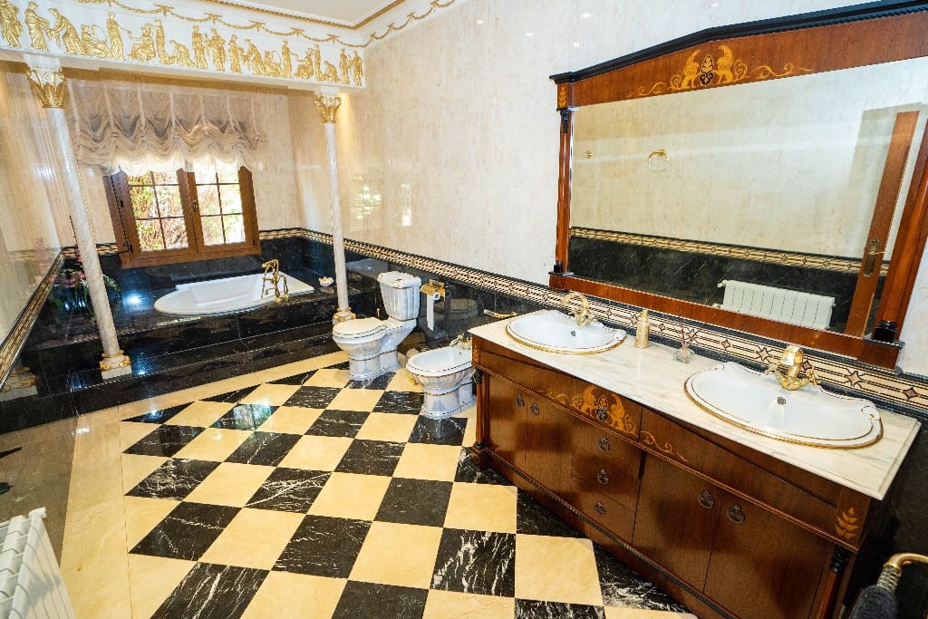 7 makuuhuone Huvila myytävänä paikassa Dehesa de Campoamor mukana uima-altaan 
autotalli - 1 500 000 € (Ref: 9559519)