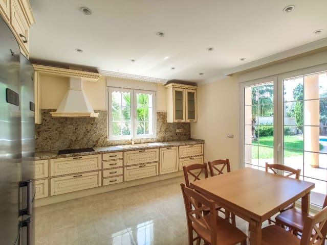 6 bedroom Villa for sale in Cabo Roig, Orihuela with pool garage - € 1,900,000 (Ref: 9559521)