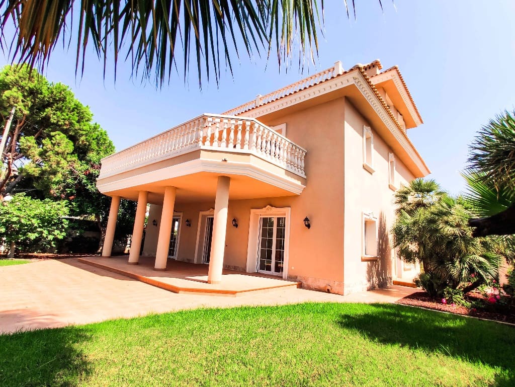 6 bedroom Villa for sale in Cabo Roig with pool garage - € 1,900,000 (Ref: 9559521)