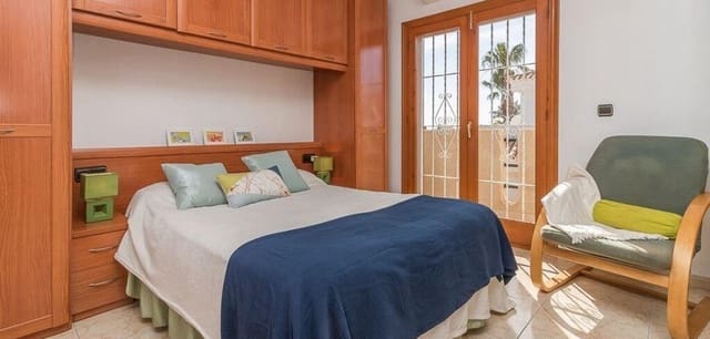 3 sypialnia Dom na sprzedaż w Playa Flamenca, Orihuela z basenem garażem - 239 000 € (Ref: 9559532)