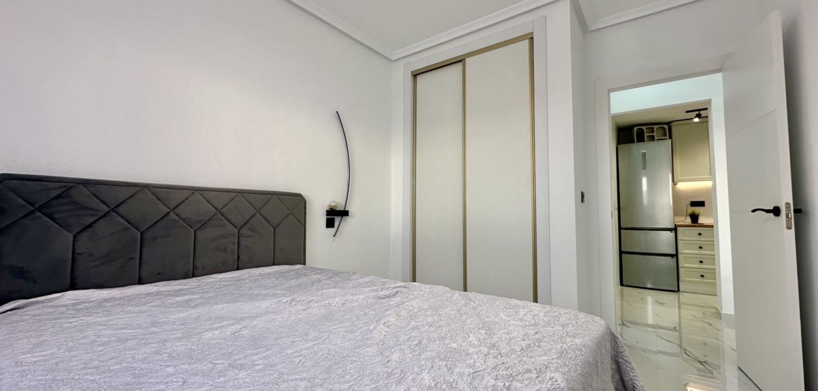 1 makuuhuone Huoneisto myytävänä paikassa Playa Flamenca mukana uima-altaan - 162 000 € (Ref: 9559539)