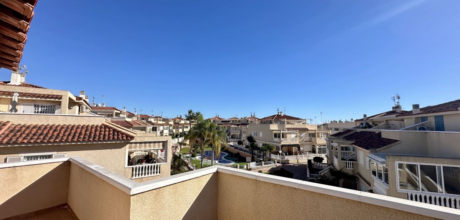 2 soveværelse Byhus til salg i Playa Flamenca med swimmingpool - € 275.000 (Ref: 9559545)