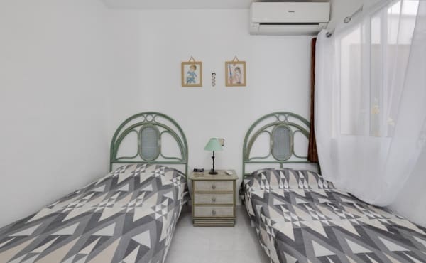 3 makuuhuone Huoneisto myytävänä paikassa Playa Flamenca mukana uima-altaan - 169 000 € (Ref: 9559680)