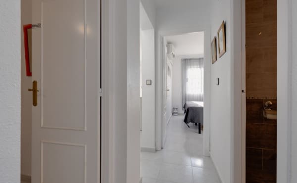 3 makuuhuone Huoneisto myytävänä paikassa Playa Flamenca mukana uima-altaan - 169 000 € (Ref: 9559680)