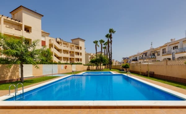 3 makuuhuone Huoneisto myytävänä paikassa Playa Flamenca mukana uima-altaan - 169 000 € (Ref: 9559680)