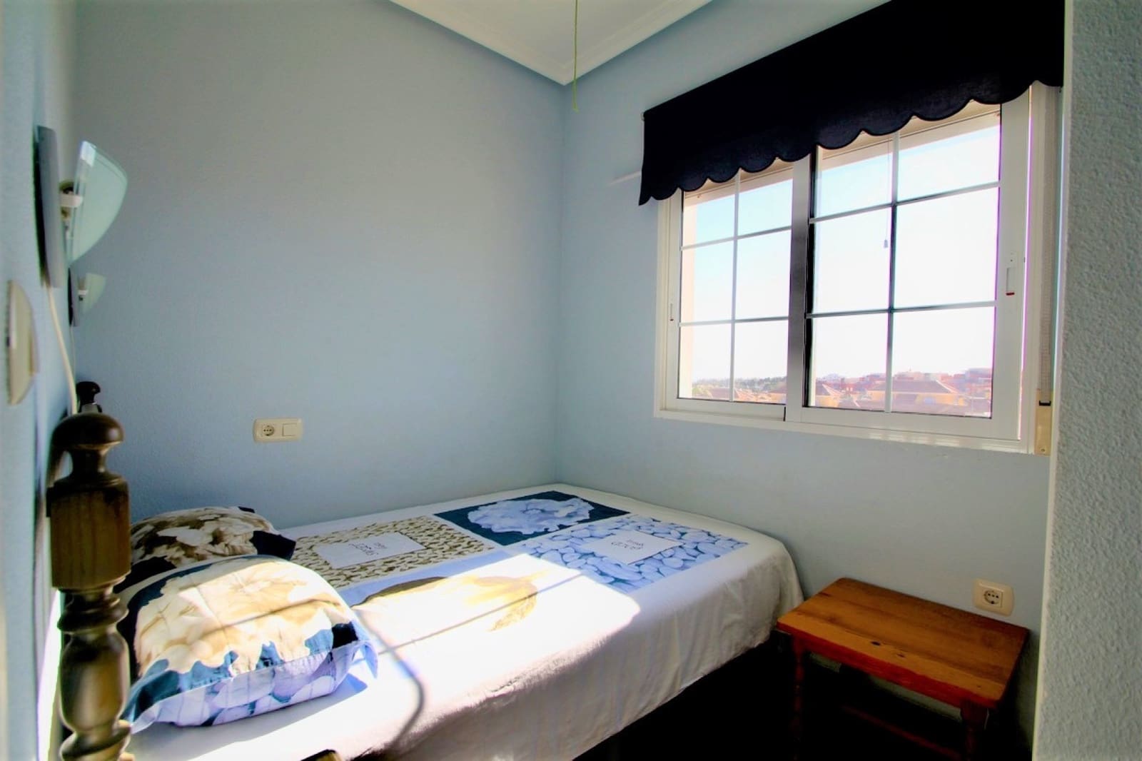 6 makuuhuone Huvila myytävänä paikassa Villamartin mukana uima-altaan 
autotalli - 469 000 € (Ref: 9559684)