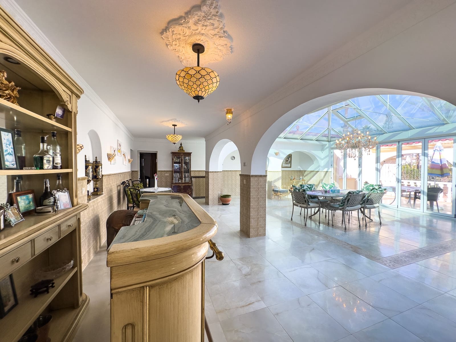 4 makuuhuone Huvila myytävänä paikassa Playa Flamenca mukana uima-altaan 
autotalli - 1 490 000 € (Ref: 9559685)