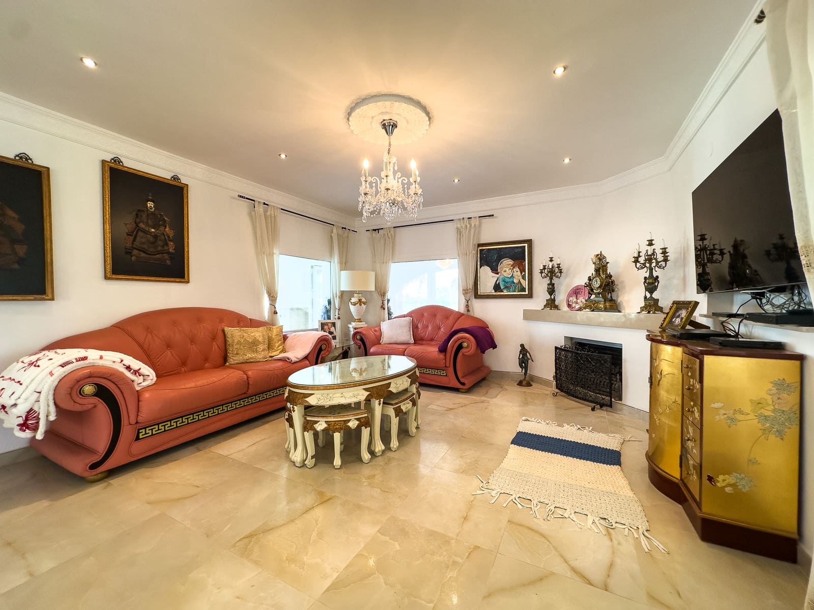 4 makuuhuone Huvila myytävänä paikassa Playa Flamenca mukana uima-altaan 
autotalli - 1 490 000 € (Ref: 9559685)