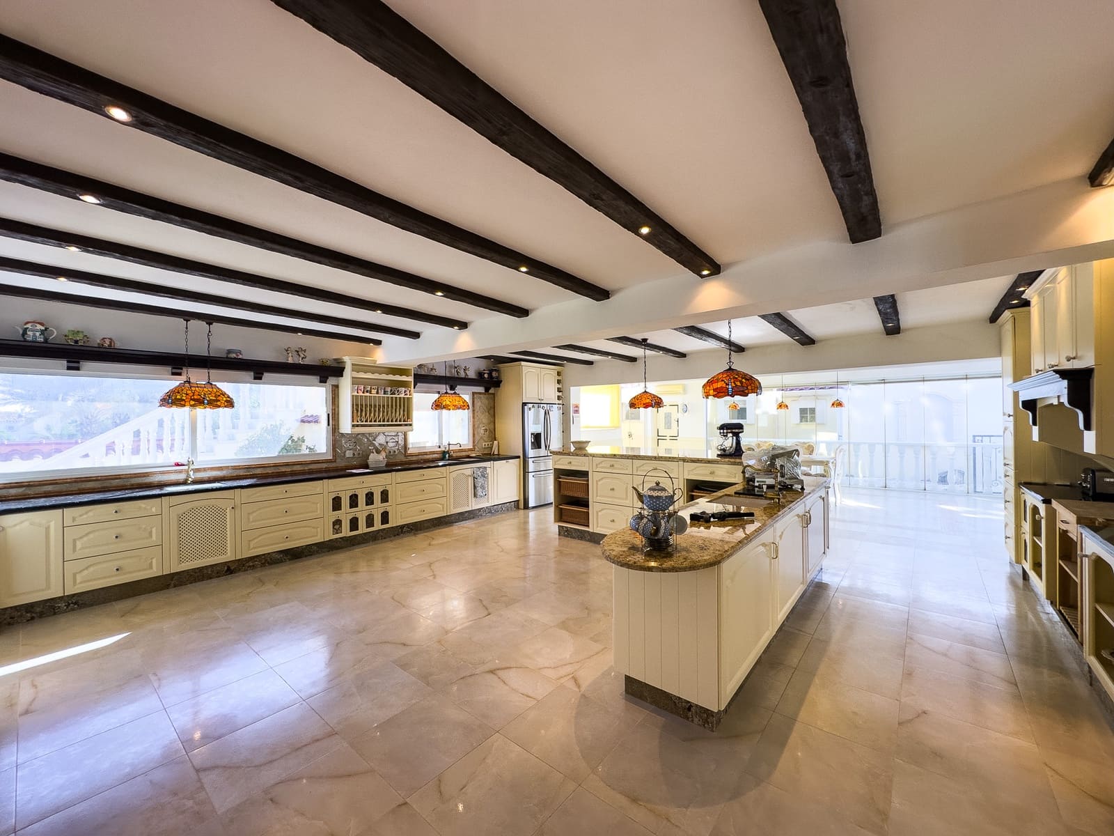 4 makuuhuone Huvila myytävänä paikassa Playa Flamenca mukana uima-altaan 
autotalli - 1 490 000 € (Ref: 9559685)