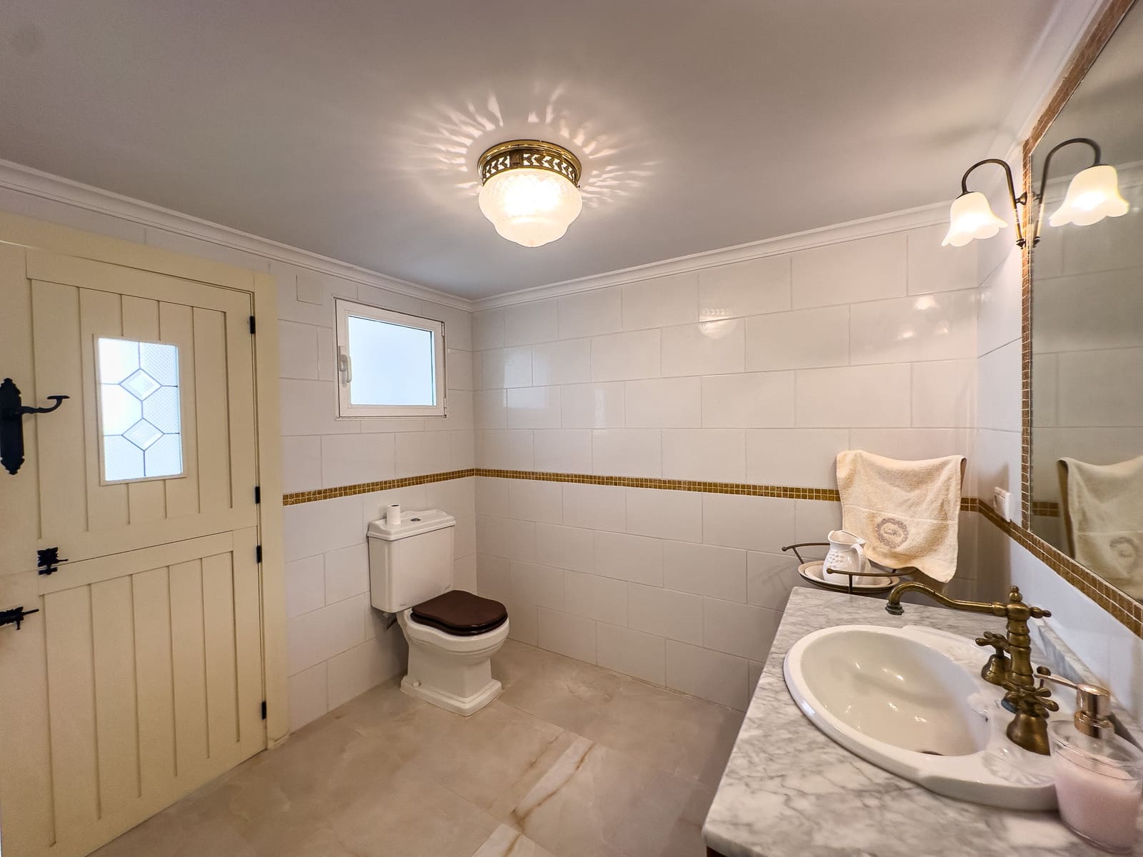 4 makuuhuone Huvila myytävänä paikassa Playa Flamenca mukana uima-altaan 
autotalli - 1 490 000 € (Ref: 9559685)