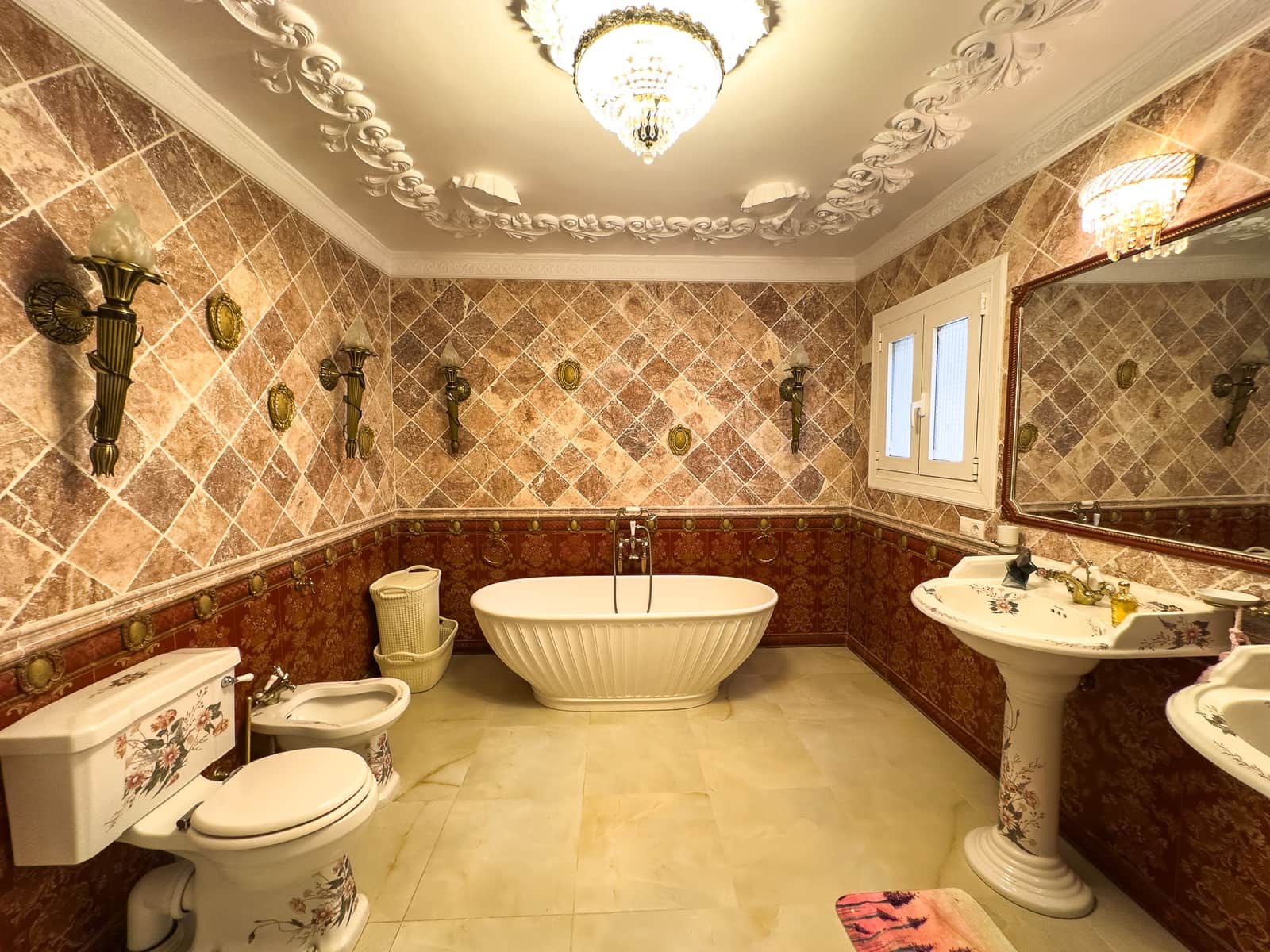 4 makuuhuone Huvila myytävänä paikassa Playa Flamenca mukana uima-altaan 
autotalli - 1 490 000 € (Ref: 9559685)