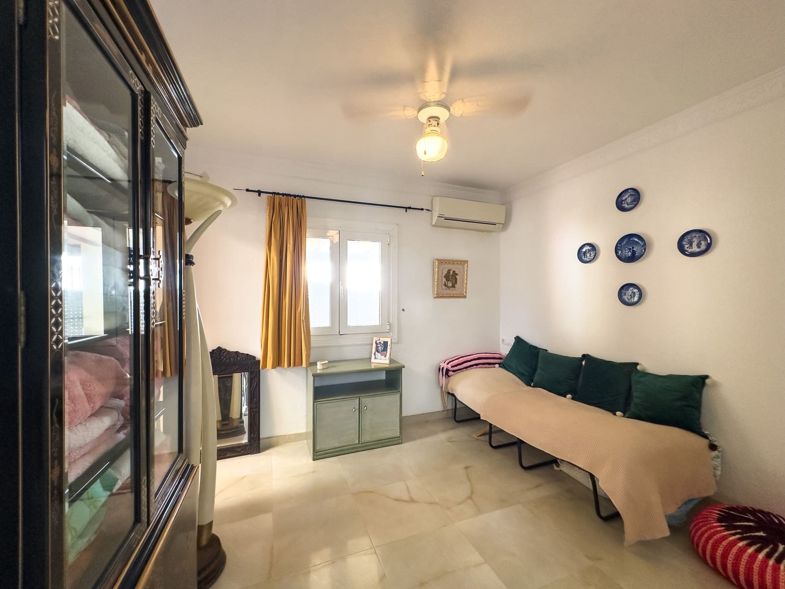 4 makuuhuone Huvila myytävänä paikassa Playa Flamenca mukana uima-altaan 
autotalli - 1 490 000 € (Ref: 9559685)