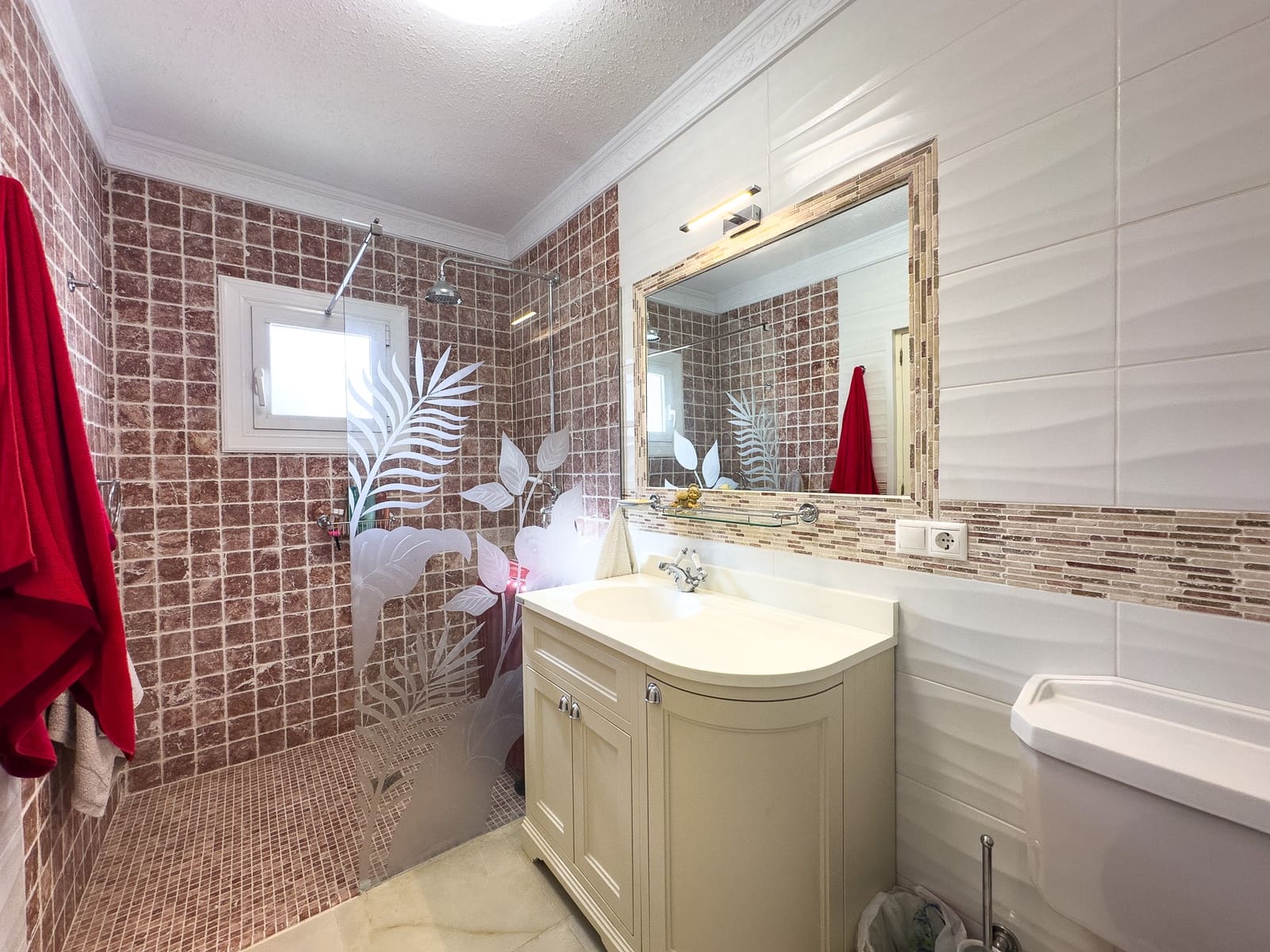 4 makuuhuone Huvila myytävänä paikassa Playa Flamenca mukana uima-altaan 
autotalli - 1 490 000 € (Ref: 9559685)