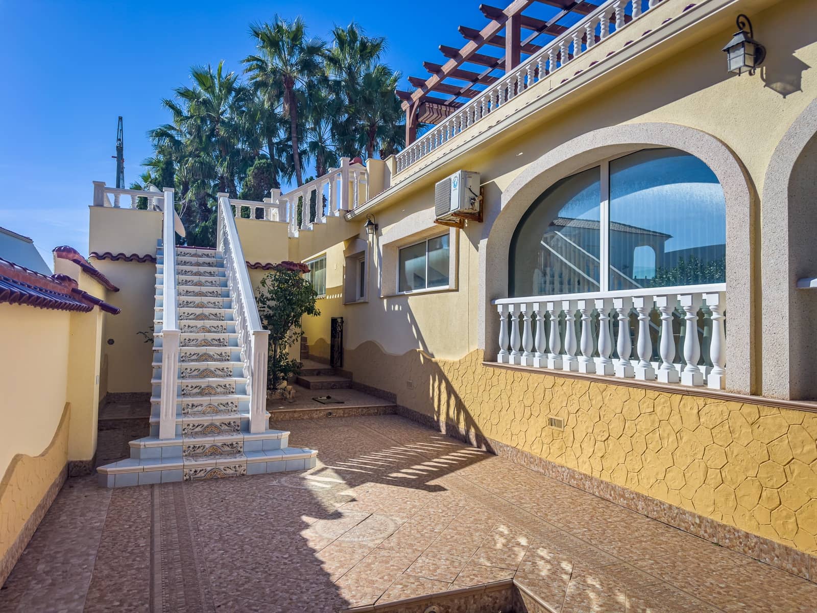 4 makuuhuone Huvila myytävänä paikassa Playa Flamenca mukana uima-altaan 
autotalli - 1 490 000 € (Ref: 9559685)