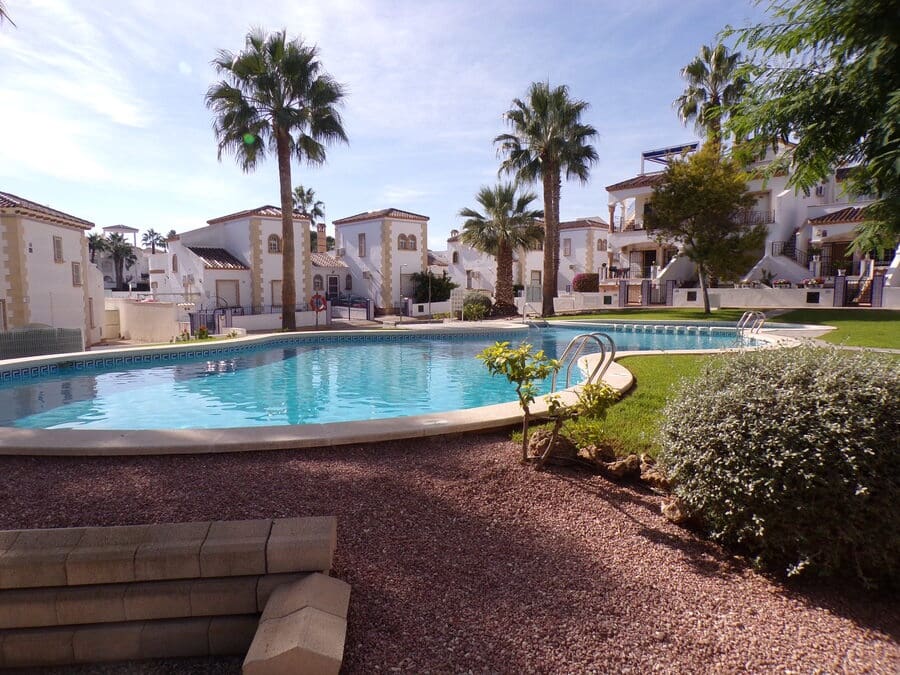 2 soverom Leilighet til salgs i Villamartin med svømmebasseng - € 179 995 (Ref: 9566480)