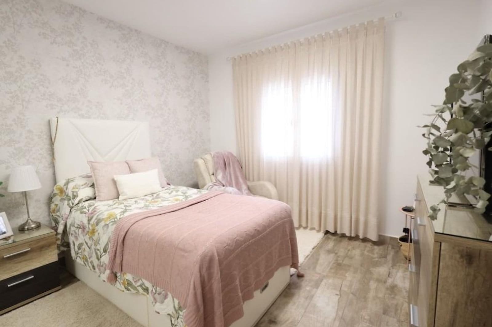 4 makuuhuone Huvila myytävänä paikassa Villamartin mukana uima-altaan 
autotalli - 435 000 € (Ref: 9566482)