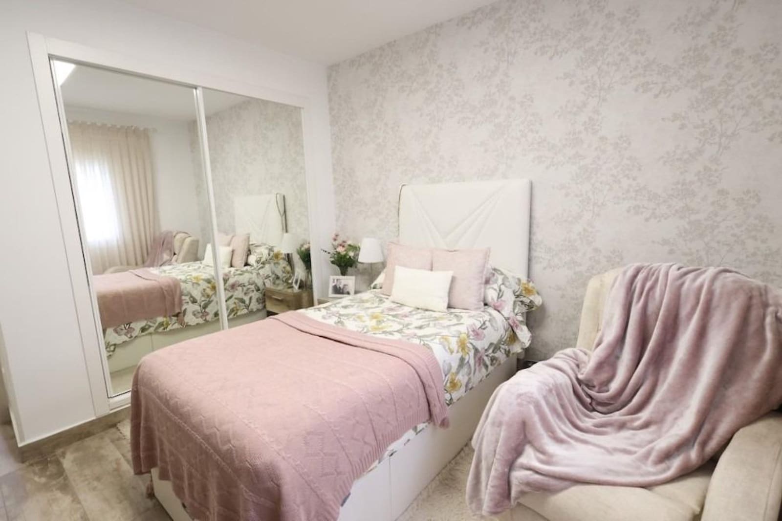 4 makuuhuone Huvila myytävänä paikassa Villamartin mukana uima-altaan 
autotalli - 435 000 € (Ref: 9566482)