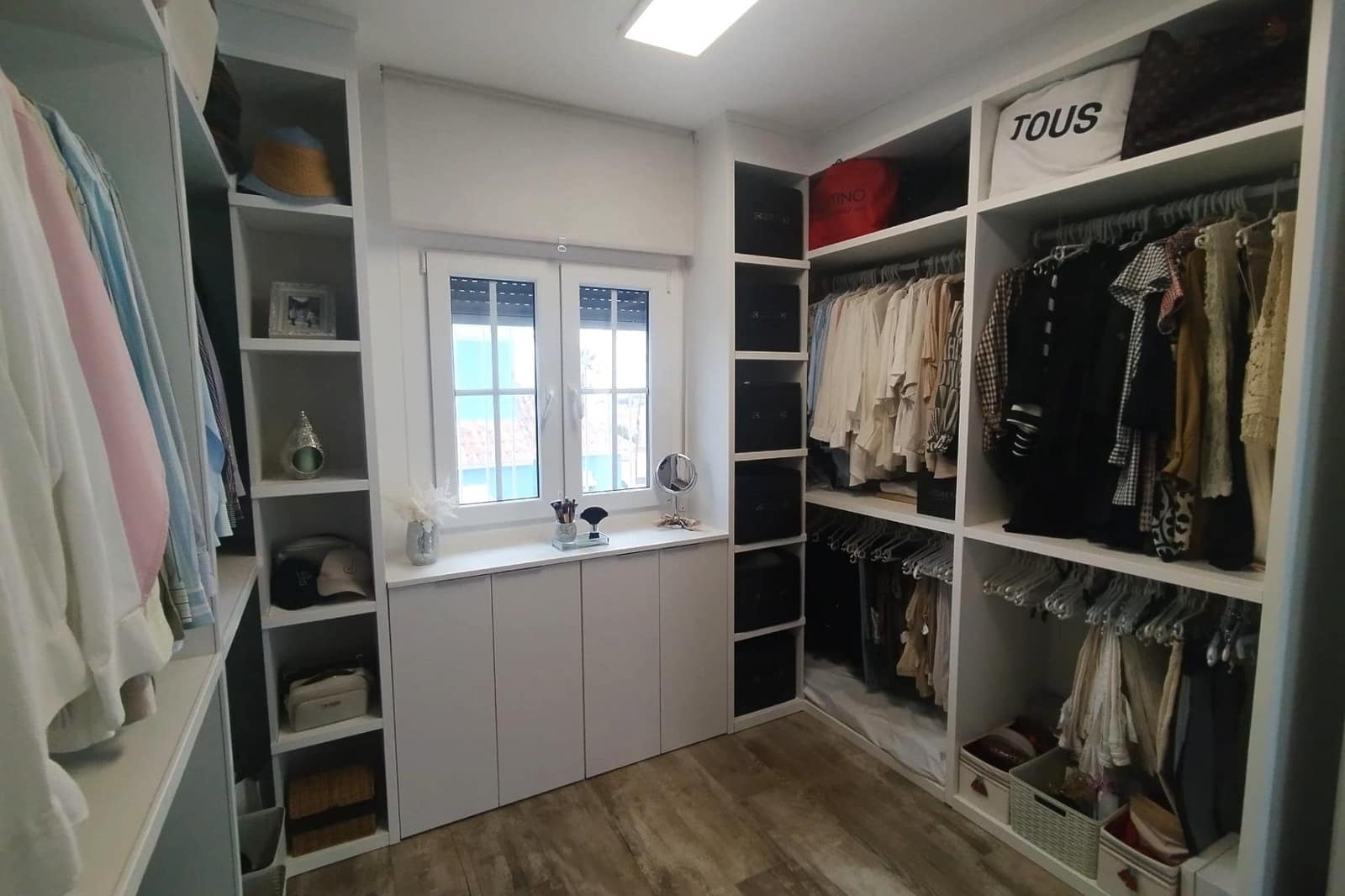 4 makuuhuone Huvila myytävänä paikassa Villamartin mukana uima-altaan 
autotalli - 435 000 € (Ref: 9566482)