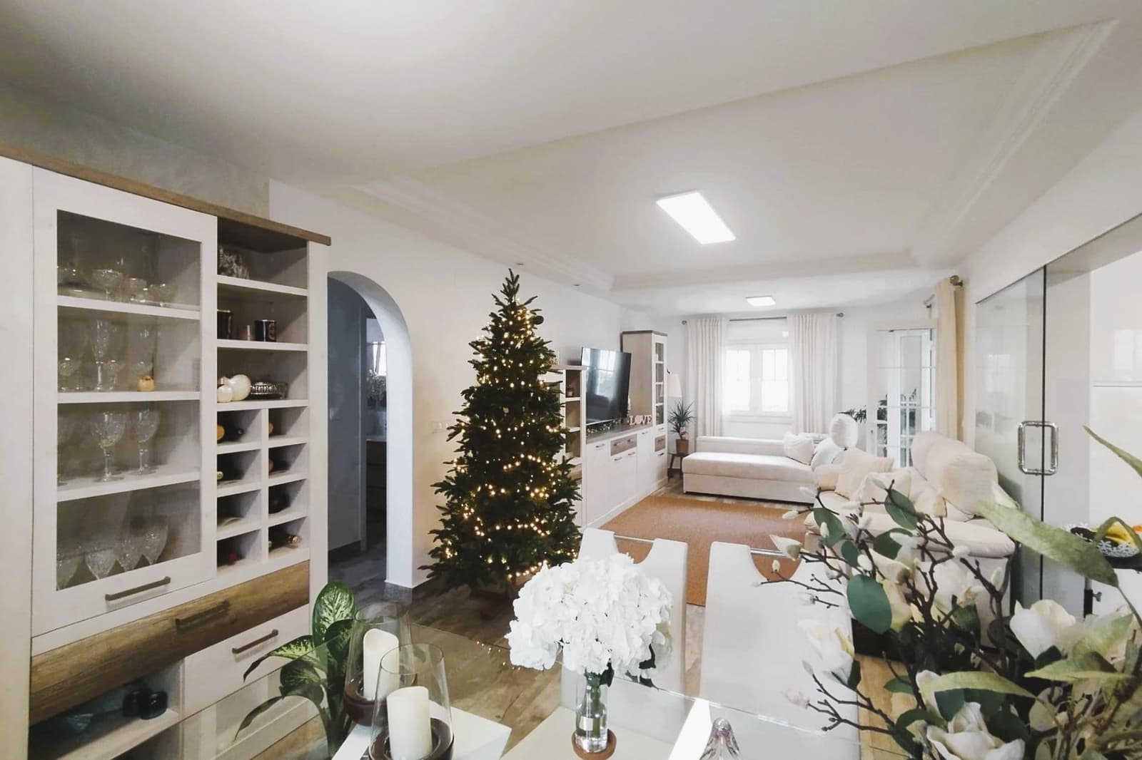 4 makuuhuone Huvila myytävänä paikassa Villamartin mukana uima-altaan 
autotalli - 435 000 € (Ref: 9566482)