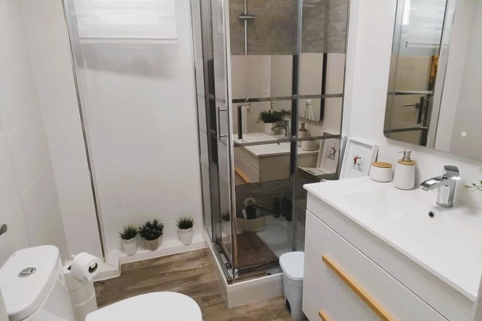 4 makuuhuone Huvila myytävänä paikassa Villamartin mukana uima-altaan 
autotalli - 435 000 € (Ref: 9566482)