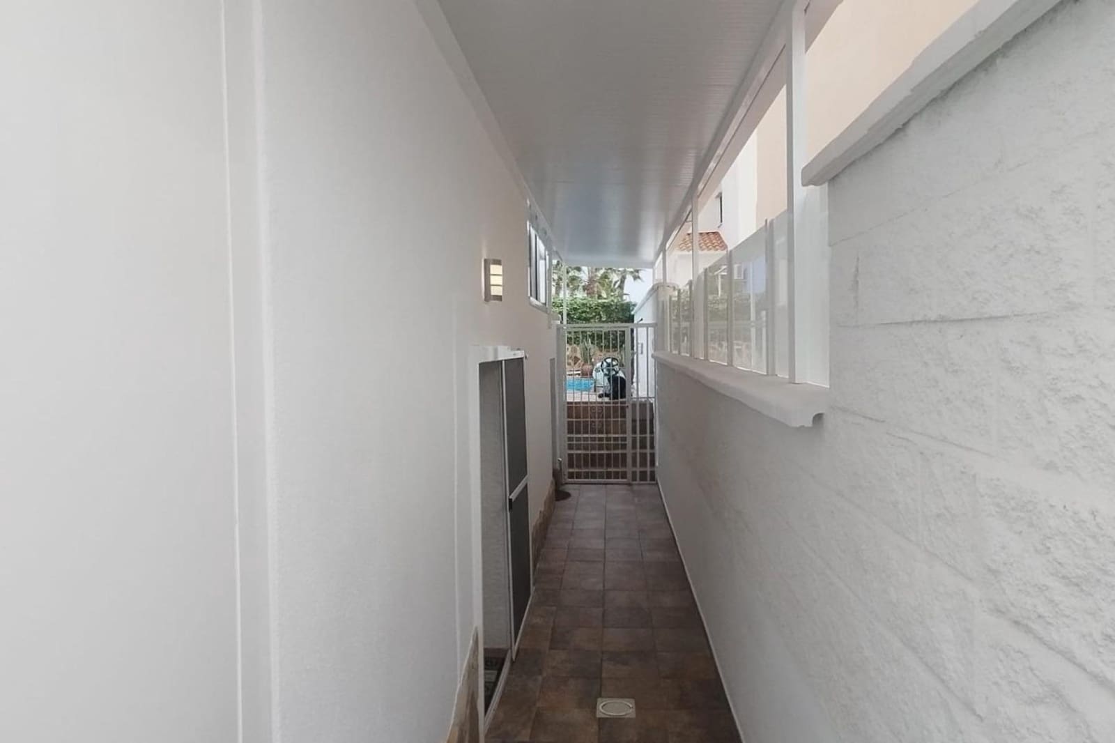 4 makuuhuone Huvila myytävänä paikassa Villamartin mukana uima-altaan 
autotalli - 435 000 € (Ref: 9566482)