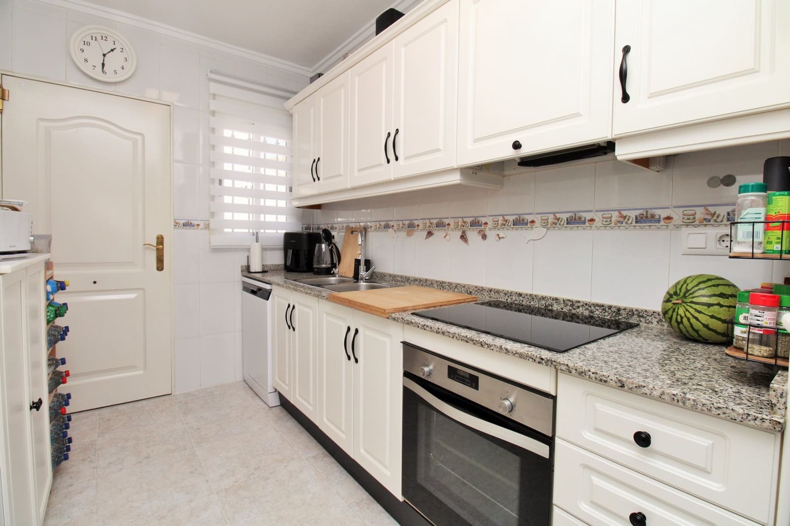 4 makuuhuone Huvila myytävänä paikassa Villamartin mukana uima-altaan - 379 000 € (Ref: 9569287)