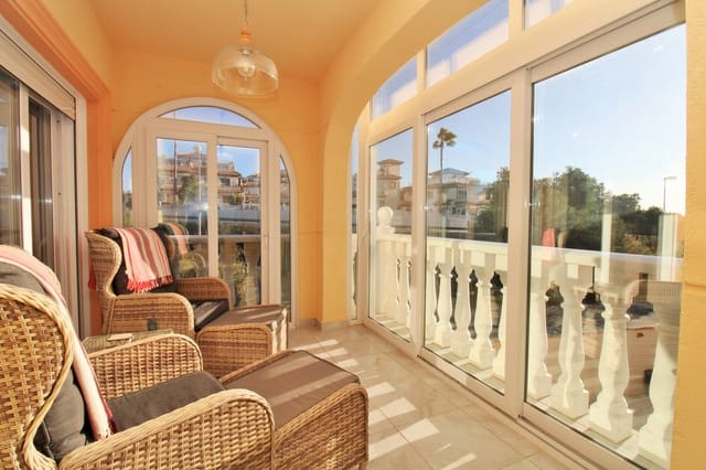 4 makuuhuone Huvila myytävänä paikassa Playa Flamenca, Orihuela mukana uima-altaan - 399 950 € (Ref: 9569299)