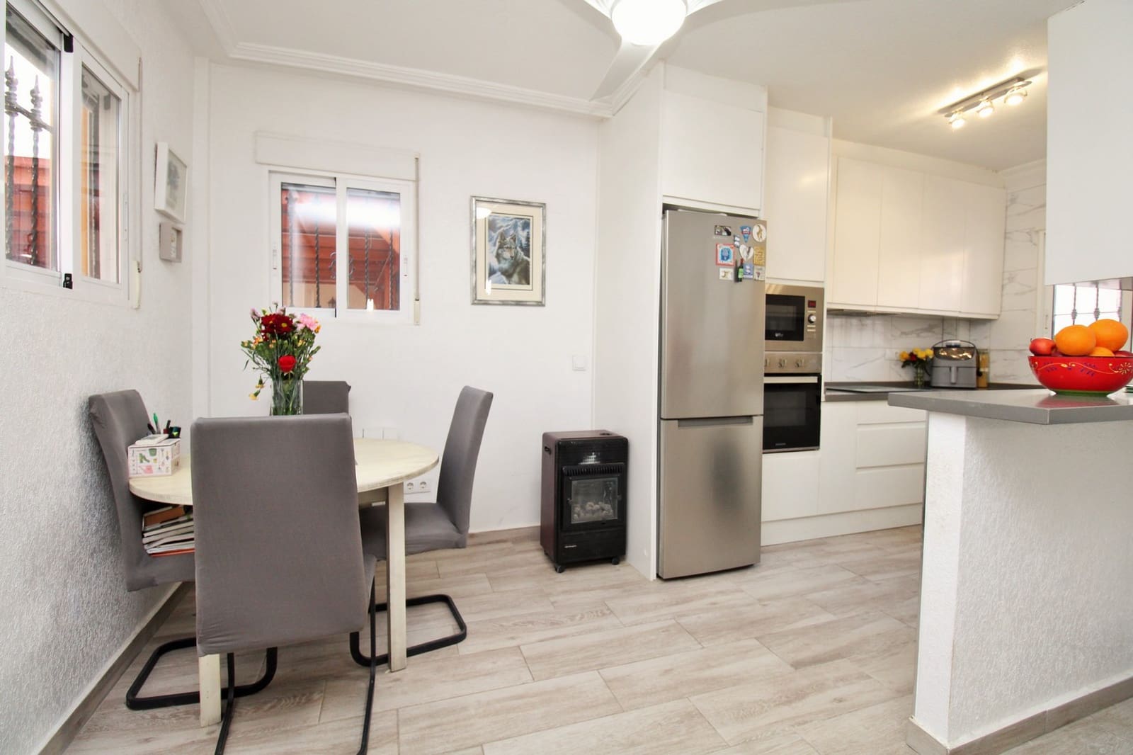 4 makuuhuone Huvila myytävänä paikassa Playa Flamenca mukana uima-altaan - 399 950 € (Ref: 9569299)