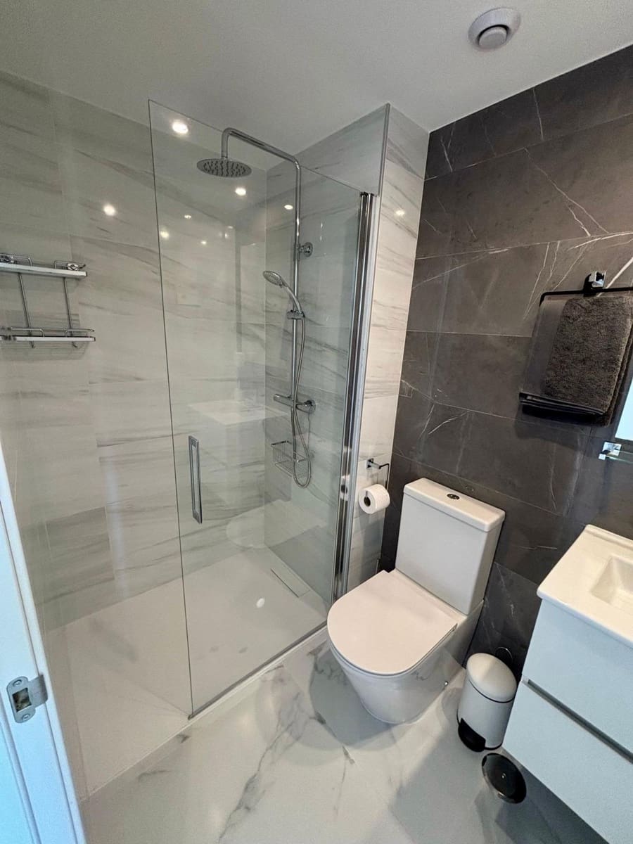 2 soverom Leilighet til salgs i Punta Prima med svømmebasseng garasje - € 435 000 (Ref: 9570122)