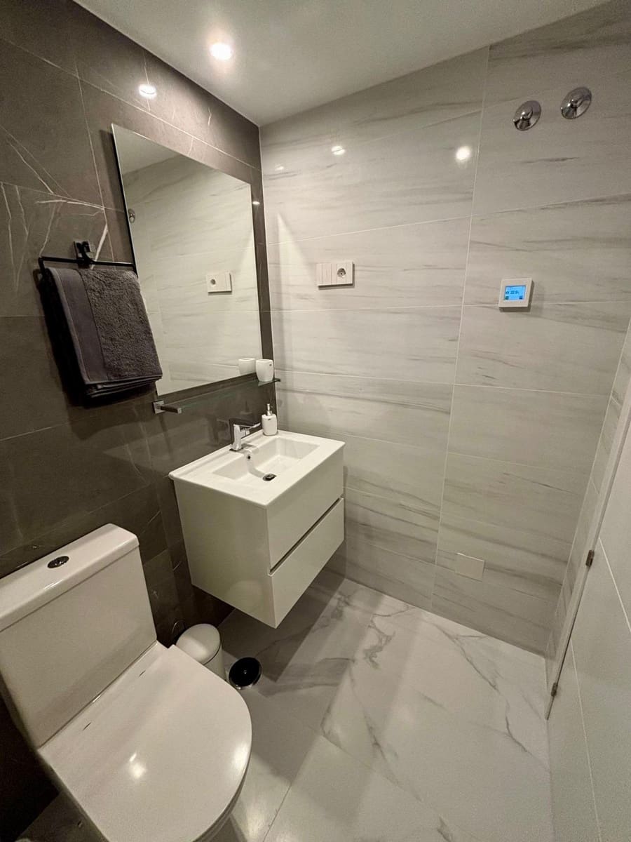 2 soverom Leilighet til salgs i Punta Prima med svømmebasseng garasje - € 435 000 (Ref: 9570122)