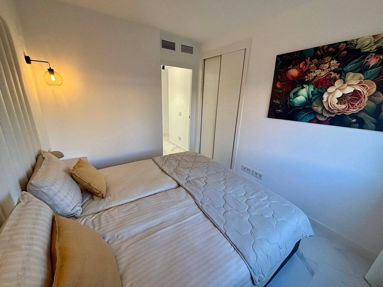 2 soverom Leilighet til salgs i Punta Prima med svømmebasseng garasje - € 435 000 (Ref: 9570122)