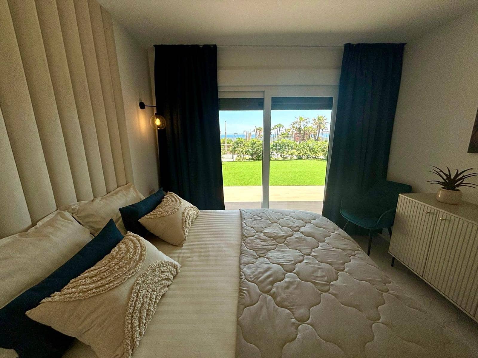 2 soverom Leilighet til salgs i Punta Prima med svømmebasseng garasje - € 435 000 (Ref: 9570122)