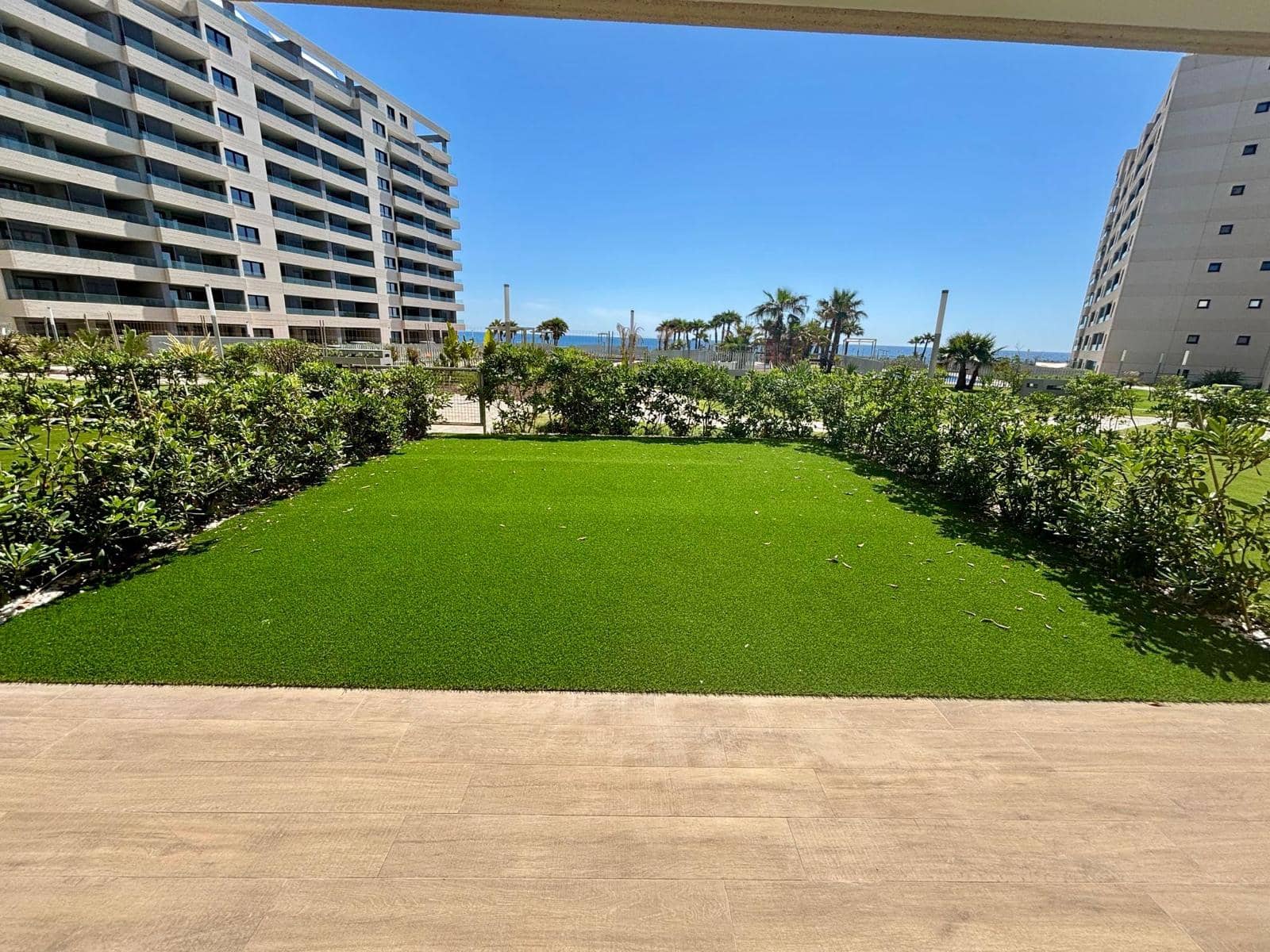 2 soverom Leilighet til salgs i Punta Prima med svømmebasseng garasje - € 435 000 (Ref: 9570122)