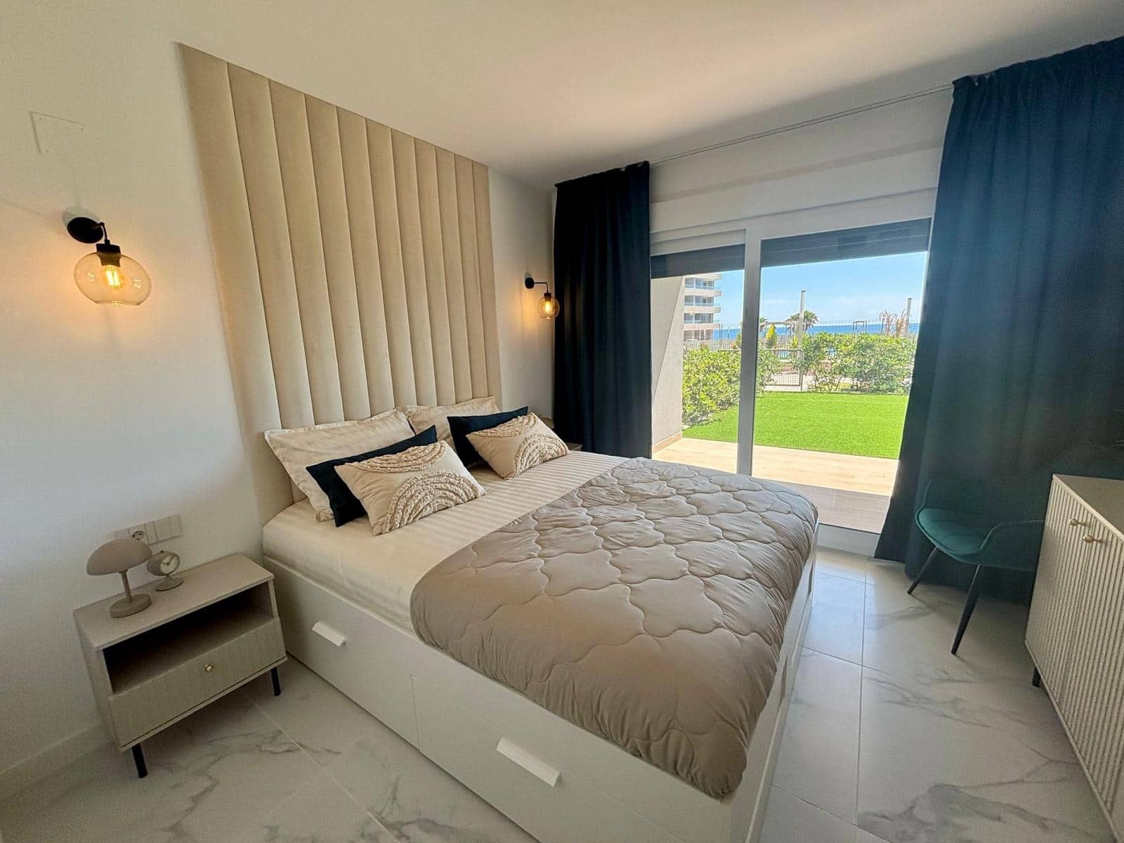 2 soverom Leilighet til salgs i Punta Prima med svømmebasseng garasje - € 435 000 (Ref: 9570122)