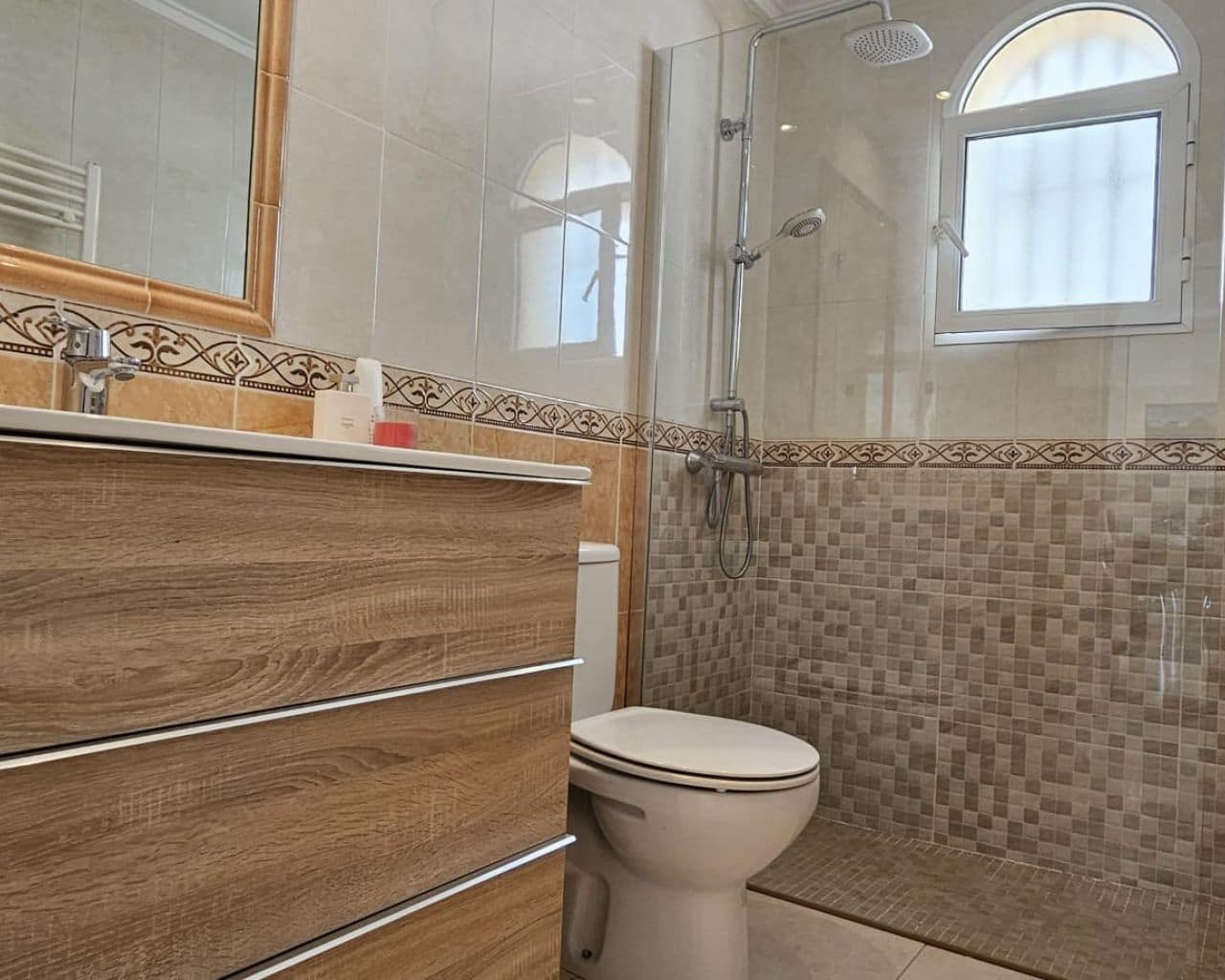 3 makuuhuone Omakotitalo myytävänä paikassa Los Dolses mukana uima-altaan 
autotalli - 259 900 € (Ref: 9606637)