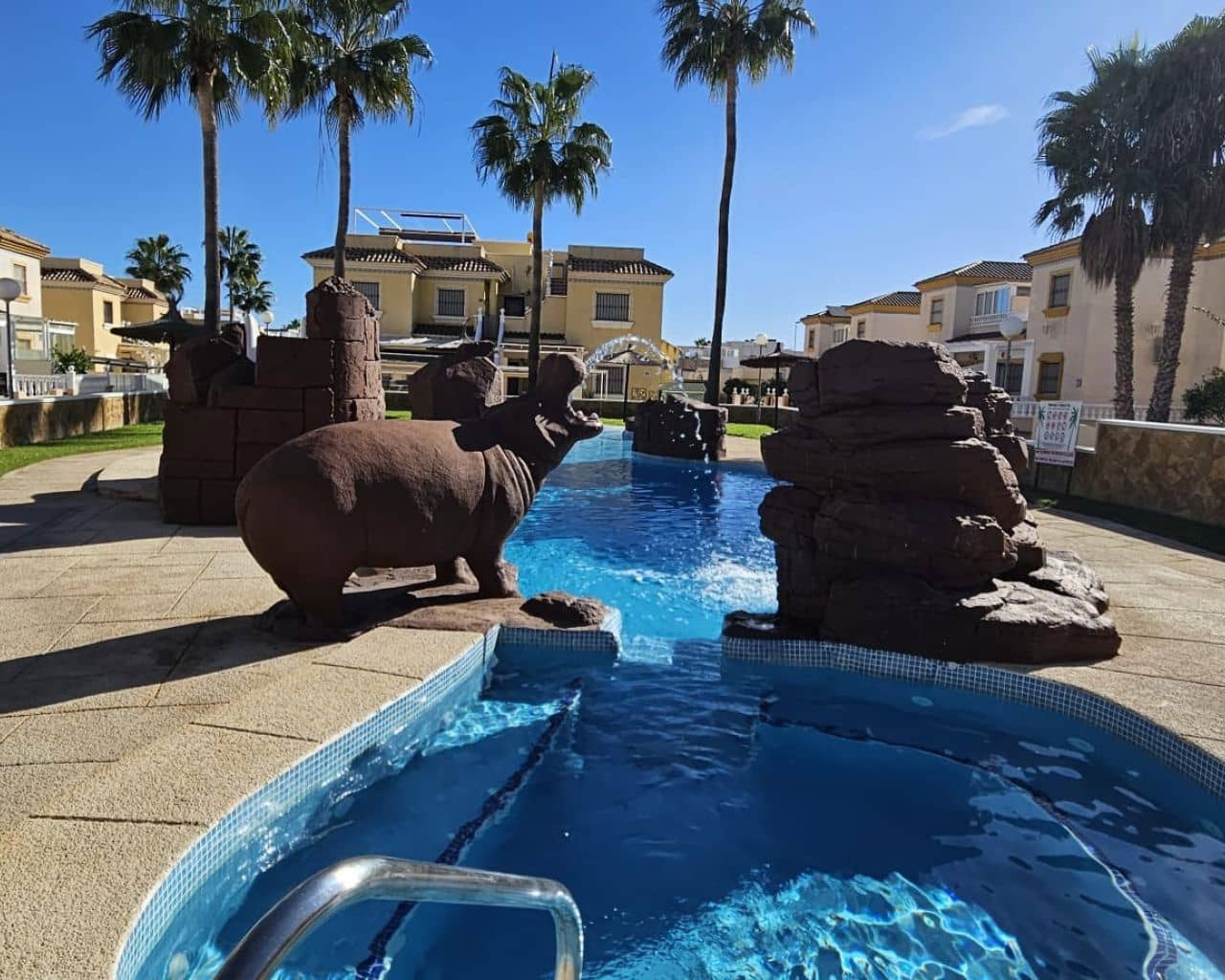 3 makuuhuone Omakotitalo myytävänä paikassa Los Dolses mukana uima-altaan 
autotalli - 259 900 € (Ref: 9606637)