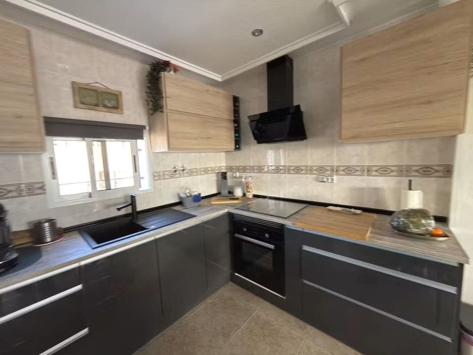 5 soveværelse Villa til salg i Villamartin med swimmingpool - € 399.000 (Ref: 9606638)