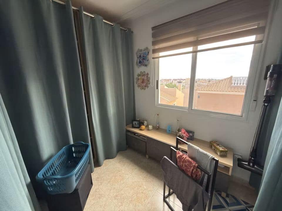 5 soveværelse Villa til salg i Villamartin med swimmingpool - € 399.000 (Ref: 9606638)