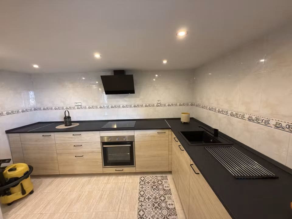 5 soveværelse Villa til salg i Villamartin med swimmingpool - € 399.000 (Ref: 9606638)