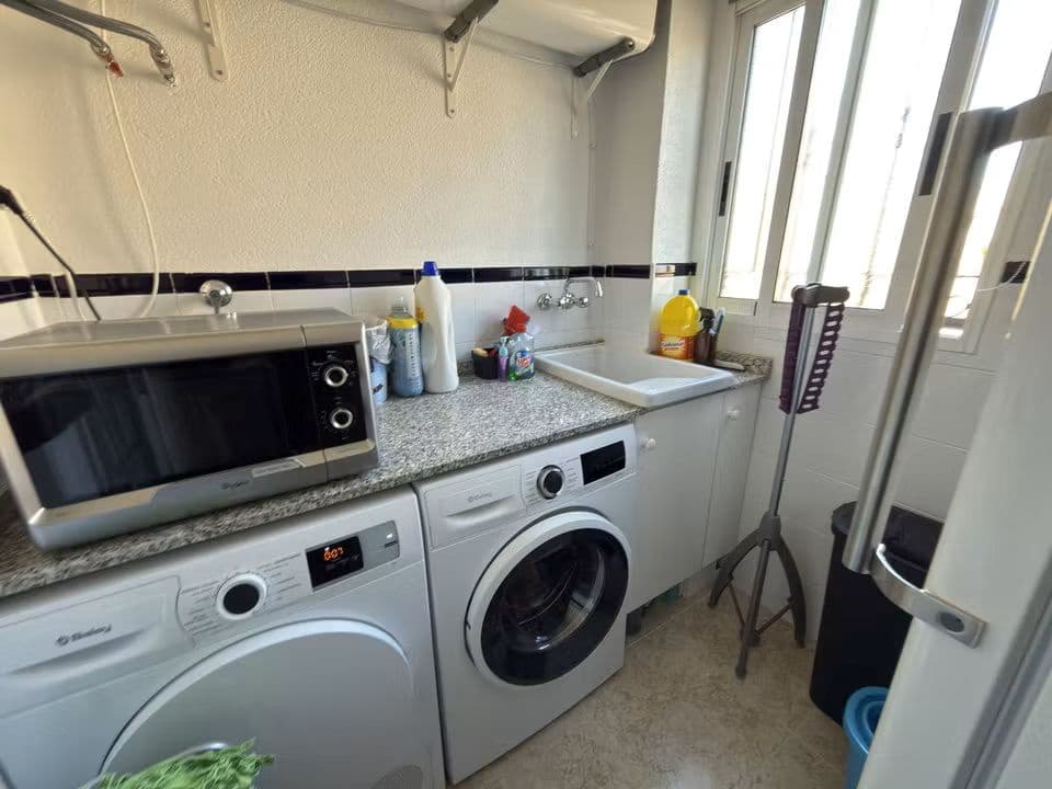 5 soveværelse Villa til salg i Villamartin med swimmingpool - € 399.000 (Ref: 9606638)