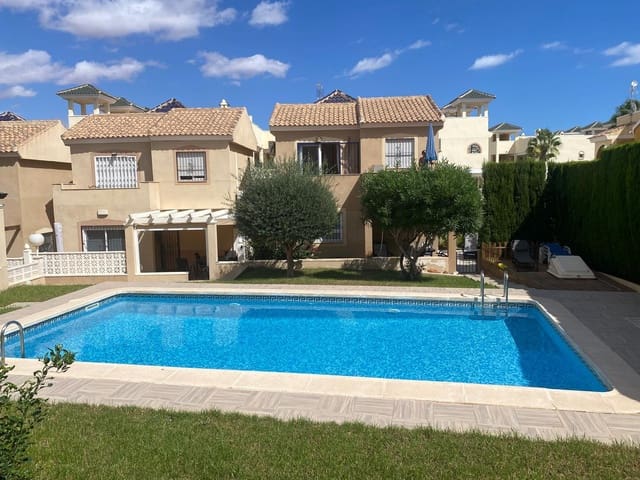 Villa til salg i Villamartin, Orihuela med swimmingpool garage - € 299.500 (Ref: 9606639)
