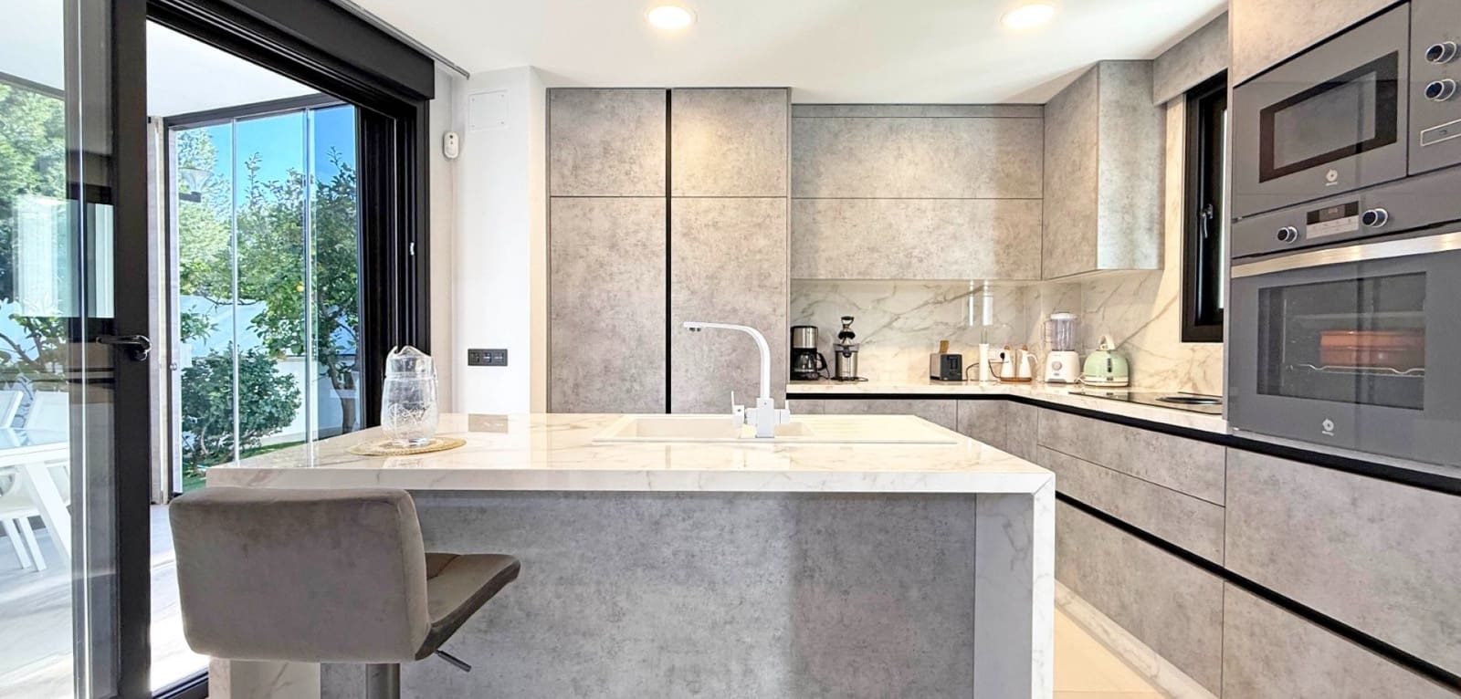 3 makuuhuone Huvila myytävänä paikassa Villamartin mukana uima-altaan - 475 000 € (Ref: 9623264)