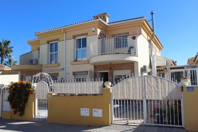 3 soveværelse Byhus til salg i Villamartin, Orihuela med swimmingpool garage - € 239.000 (Ref: 9624098)