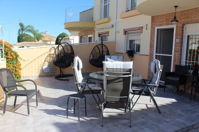 3 soveværelse Byhus til salg i Villamartin, Orihuela med swimmingpool garage - € 239.000 (Ref: 9624098)