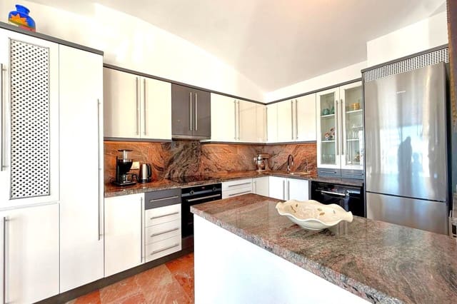 Apartamento de 3 habitaciones en Las Ramblas Golf, Orihuela en venta con piscina garaje - 425.000 € (Ref: 9650746)