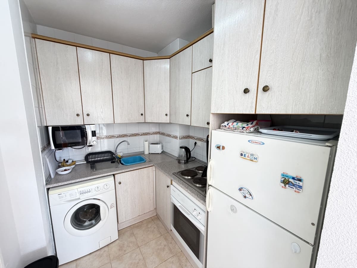 2 Zimmer Apartment zu verkaufen in La Zenia mit Pool - 175.000 € (Ref: 9665586)