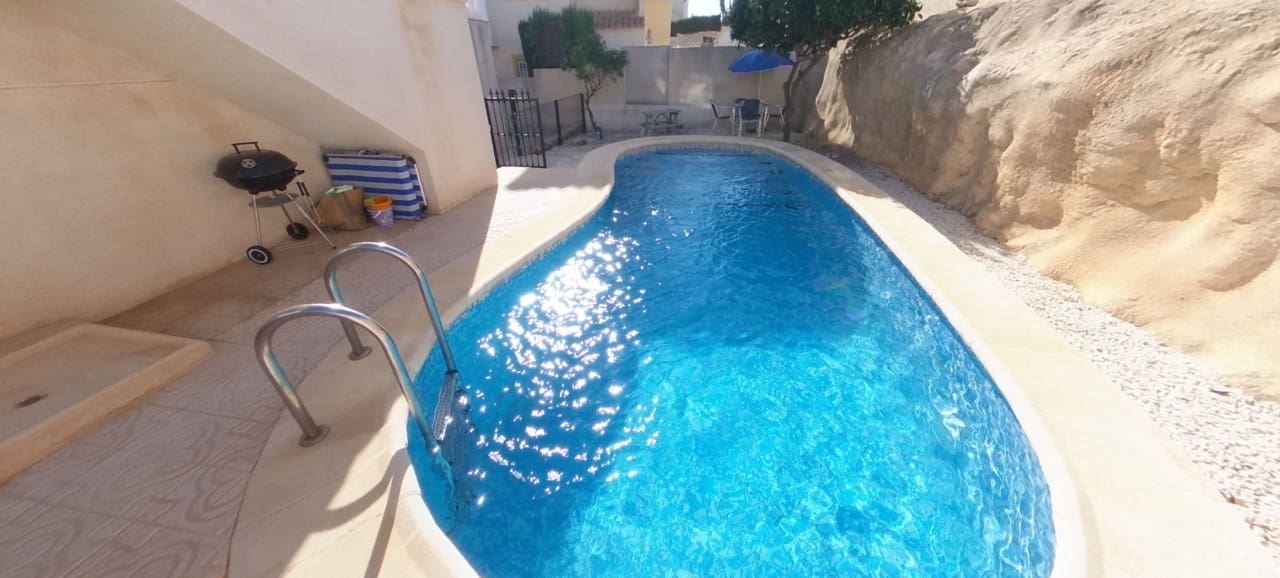 5 bedroom Villa for sale in La Zenia with pool garage - € 360,000 (Ref: 9669266)