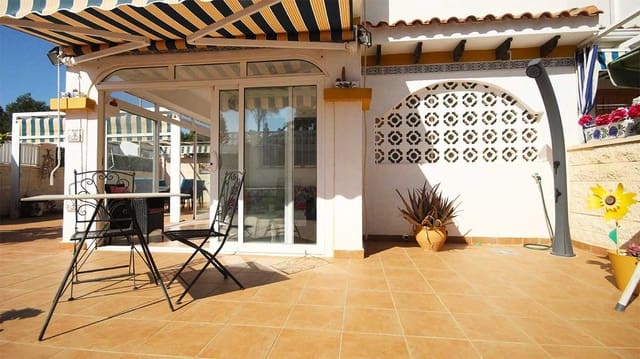 2 soverom Hus til salgs i Mil Palmeras, Orihuela med svømmebasseng - € 235 000 (Ref: 9678222)