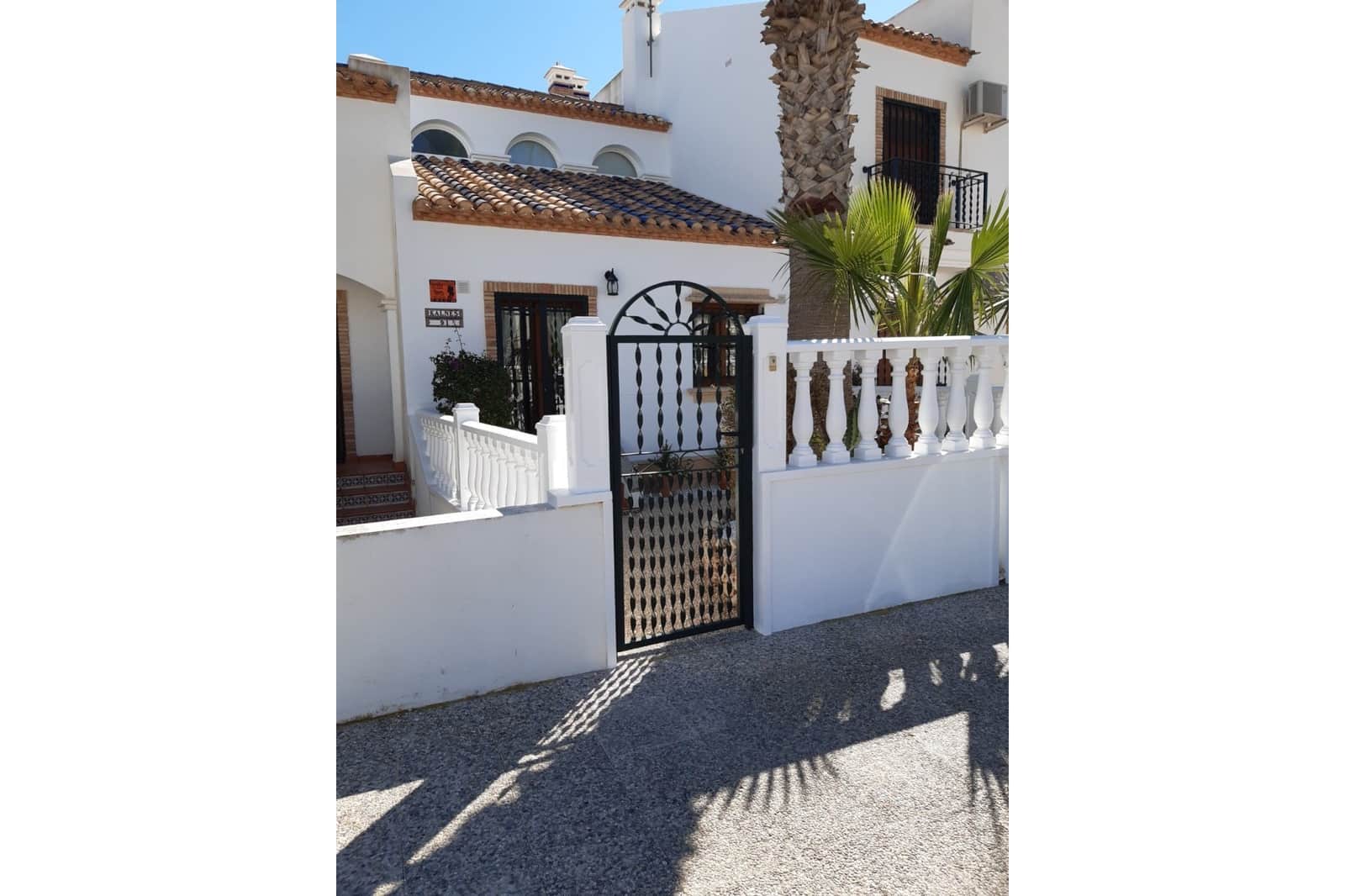 3 slaapkamer Huis te koop in Villamartin met zwembad - € 275.000 (Ref: 9679236)